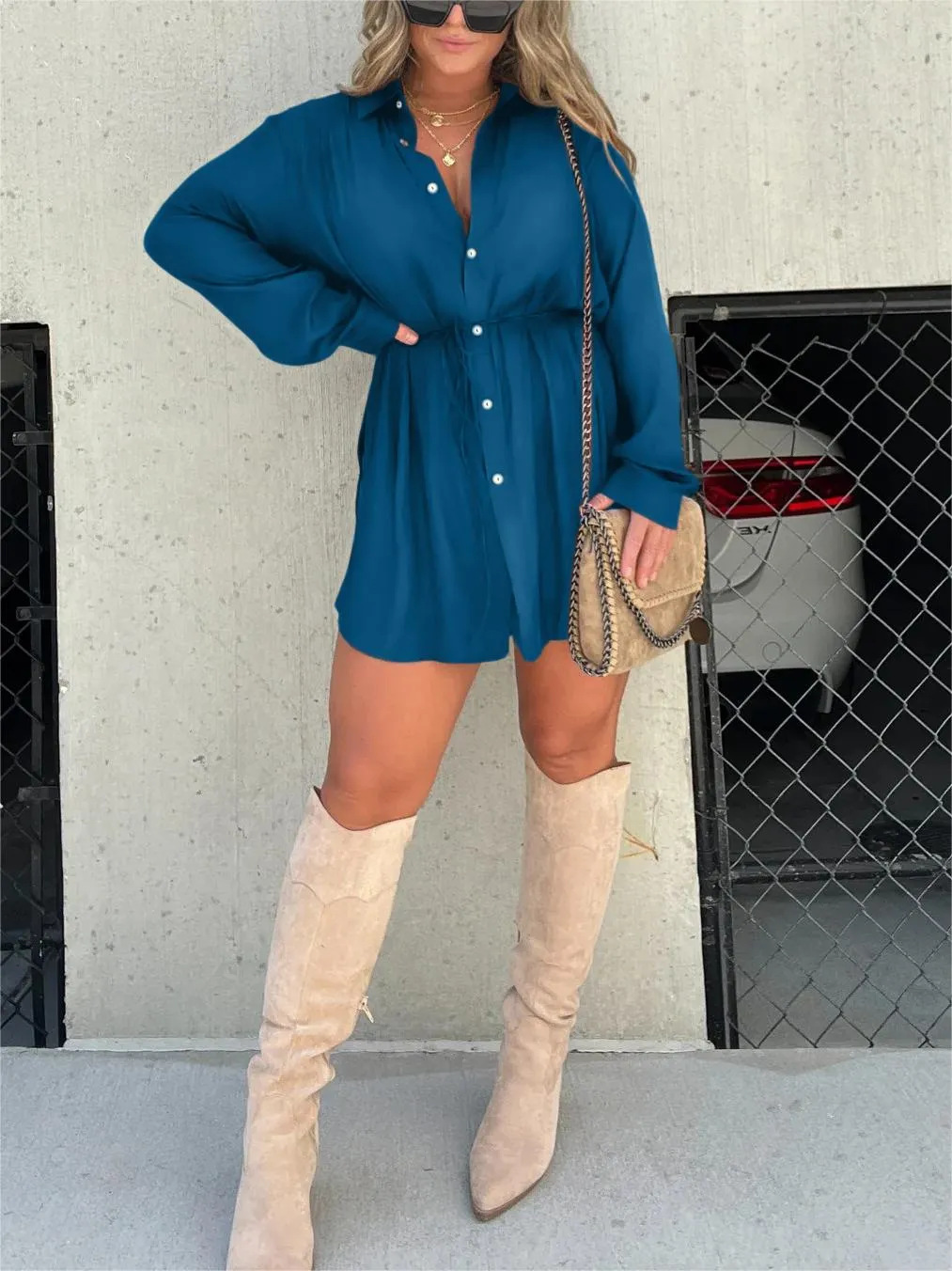 Jessica | Romper de satén moderno y a la moda.