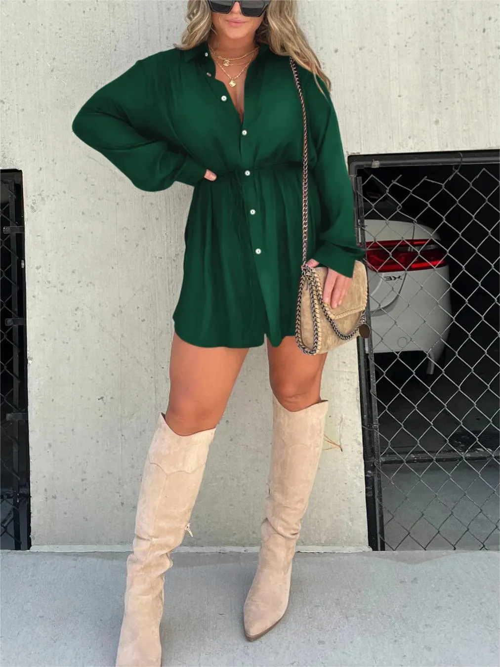 Jessica | Romper de satén moderno y a la moda.